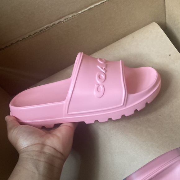 Never worn before coach slides - Picture 4 of 4